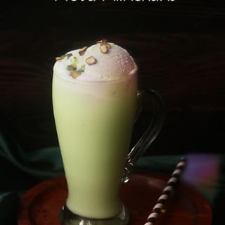 Pistachio milkshake