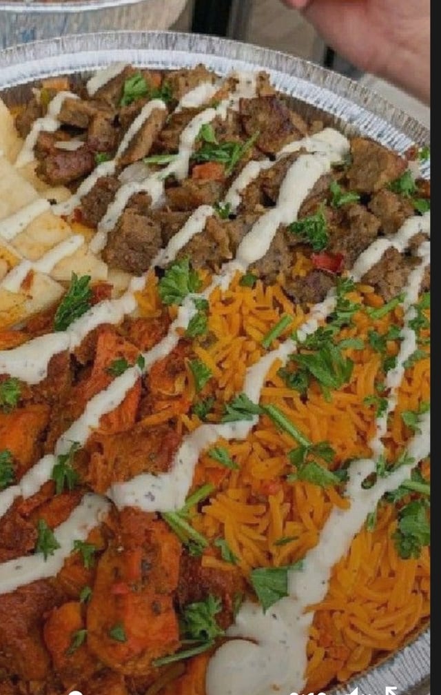 Chicken and Lamb Over Rice.