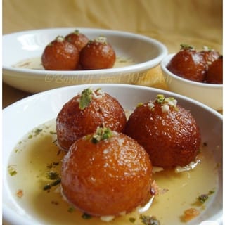 Gulab jamun (Desserts)